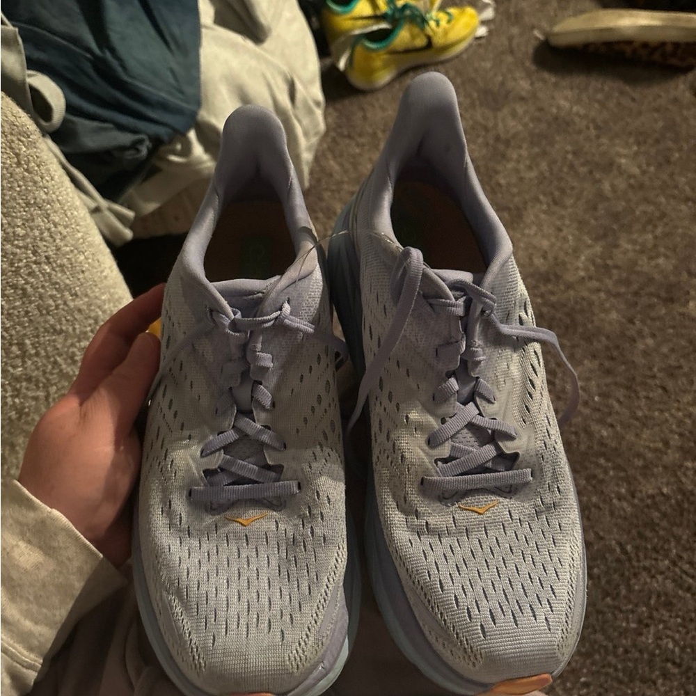 HOKAS - Picture 3 of 6